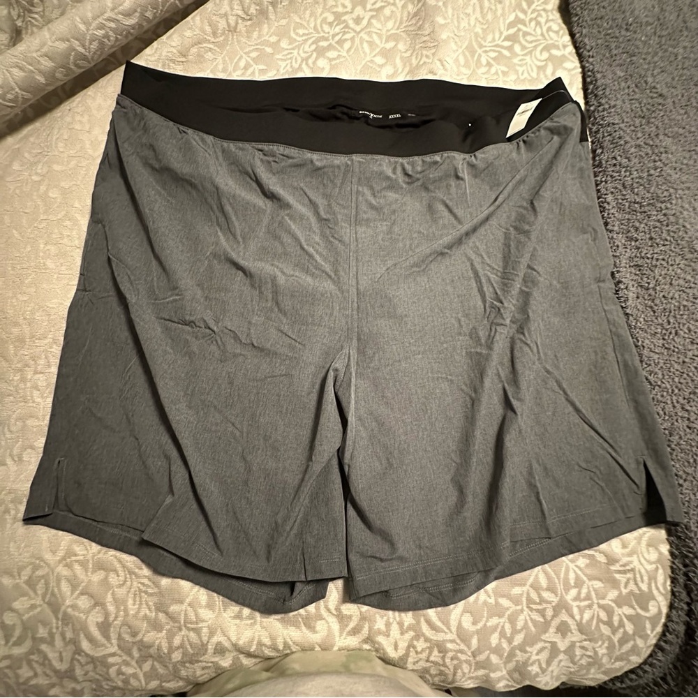 Old Navy Active Lined Gym Shorts XXXXL NWT Gray and Black